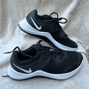Nike MC Trainer Women`s Shoes